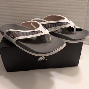 Adidas Adilette Comfort Flip Flip Women's - NEW with tags - Size 8 - Grey Peach